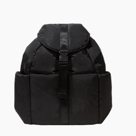 summer & rose Handbags - NEW Summer & Rose Black Puffer Backpack